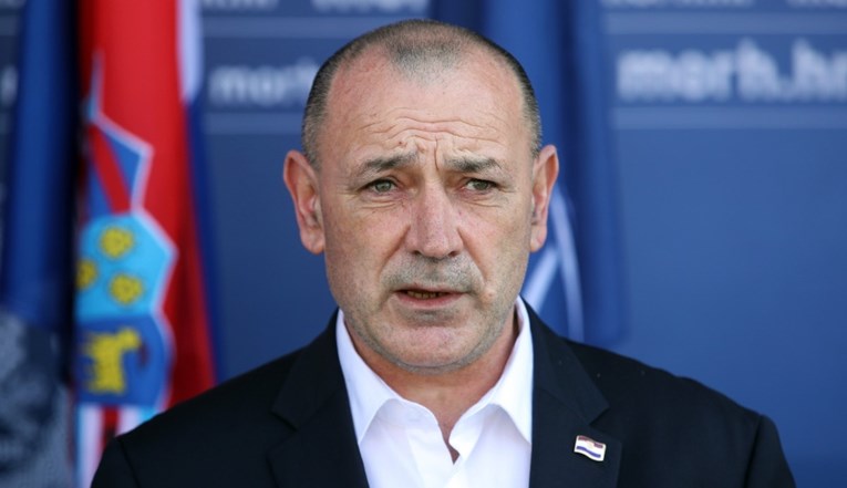 Medved: Nije točno da oni koji nemaju crvenu naljepnicu neće dobivati ručak na Baniji