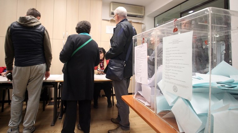 U Srbiji počeo referendum o promjenama Ustava