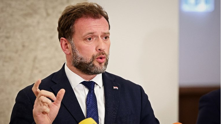 Rafalei nisu poskupjeli, sve je jasno iz proračuna, kaže Banožić