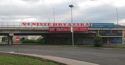 Split se probudio uz transparent: "Vi niste Hrvatska!"