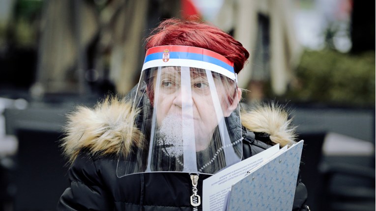U Srbiji rekordan broj umrlih u jednom danu, povećan i broj onih na respiratoru