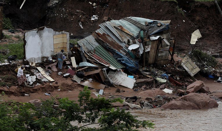 Strašne poplave u Južnoj Africi, najmanje 430 mrtvih