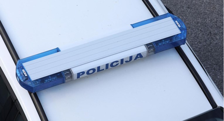 Hvaranin pokušao opljačkati 87-godišnju ženu pa je poprskao suzavcem i prijetio nožem