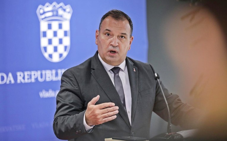 Beroš će se ipak uskoro cijepiti booster dozom: "Preporučam svima da učine isto"