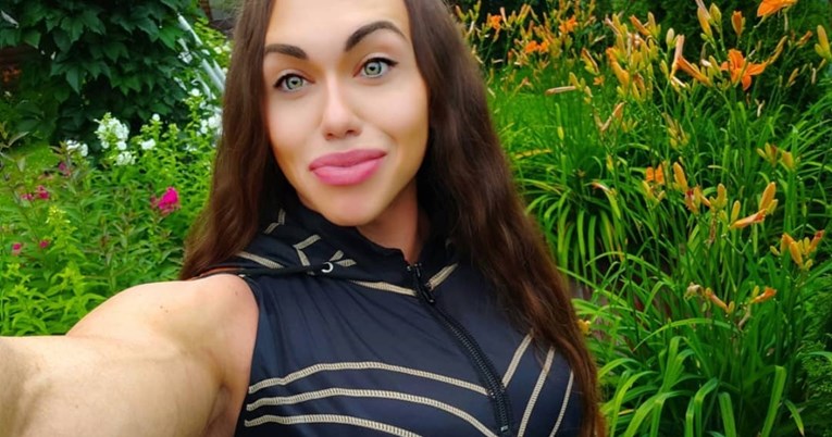Ima bicepse od 49 centimetara, a unatoč kritikama ne želi prestati dizati utege