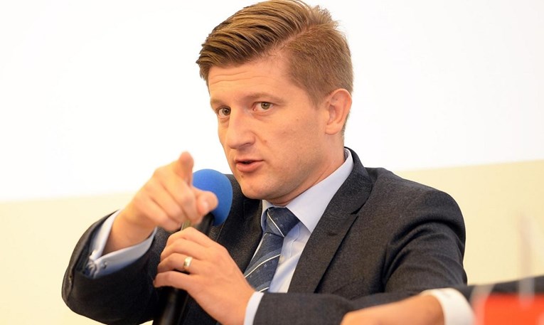 Marić najavio povećanje plaće za sve državne i javne službenike