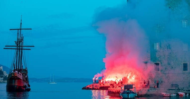 Pogledajte kakav je spektakl Torcida priredila hajdukovcima u Dubrovniku