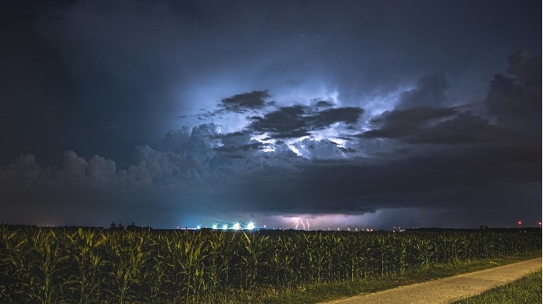 Meteorolozi najavljuju kišu i grmljavinu. Za vikend promjena, bit će jako toplo