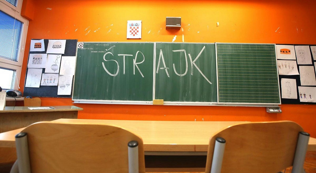jebena pička jede
