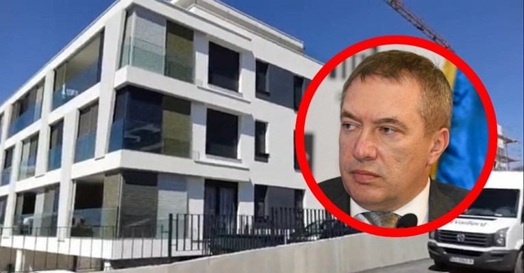 Poruke u mobitelu šefa Janafa: Stan na drugom katu. Perfektan pogled na more