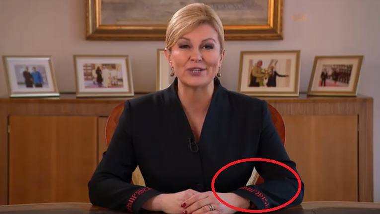 Kolinda u oproštajnom videu na sakou nosi zanimljivu poruku ispisanu glagoljicom