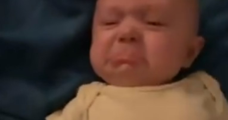 Mama neobičnim trikom umirila uplakano dijete u sekundi