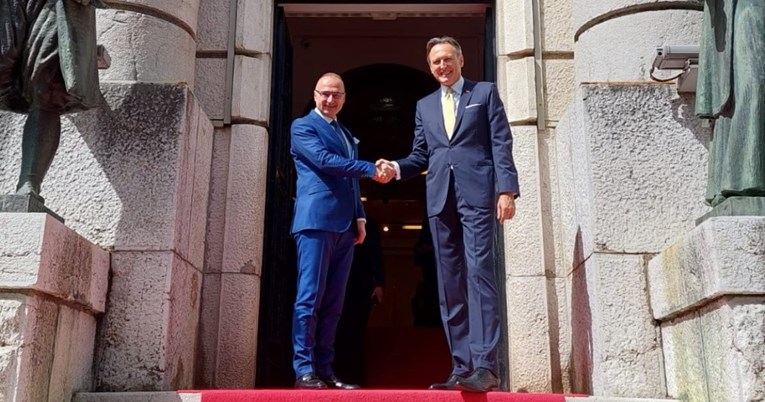 Grlić Radman posjetio Crnu Goru, s ministrom razgovarao o imenu bazena na Kotoru