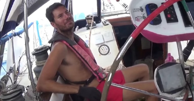 Na YouTubeu objavljene snimke na kojima Kanađanka podučava Pernara voziti jedrilicu
