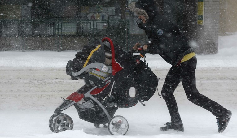 Mećava blokirala zrakoplovni promet u Kanadi, otkazano više od 170 letova