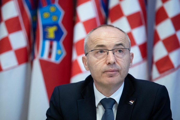 Krstičević čestitao vojnicima koji su sudjelovali u skidanju tornja katedrale