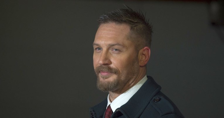 Tom Hardy više nije favorit za novog Bonda, zamijenila ga je zvijezda Bridgertona