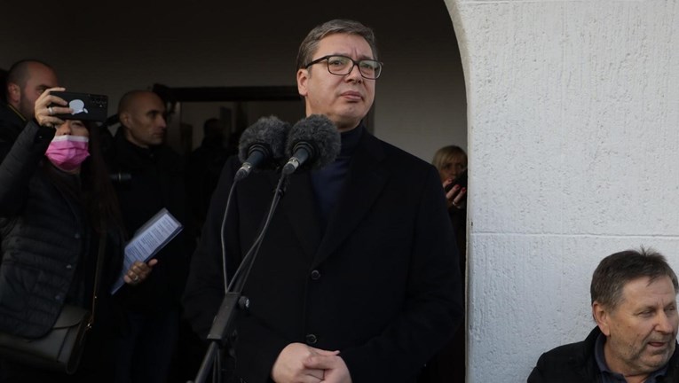 Vučić: Ili me ubijte ili idite na izbore. Neće ulica voditi politiku