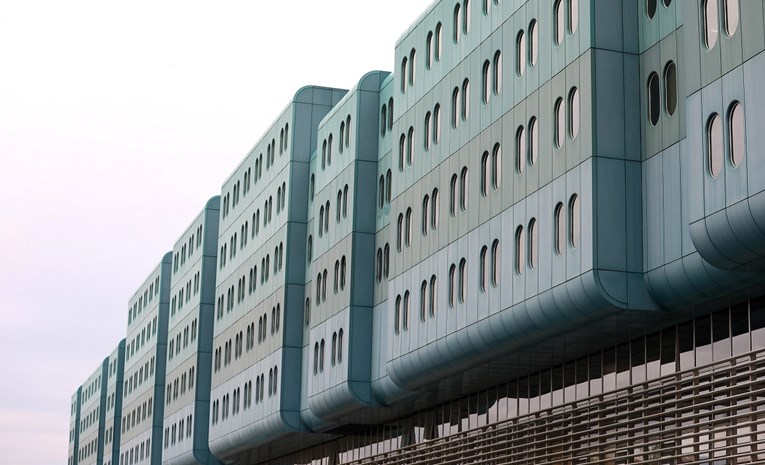 Zadnjih dana imamo pad broja hospitaliziranih zbog covida. Pogledajte grafove