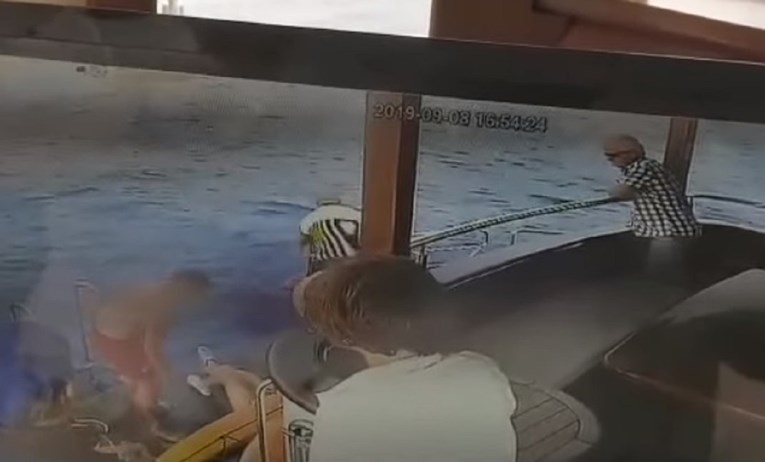 Ženu kod Zlatnog rata struje povukle na otvoreno more, spasila je posada broda