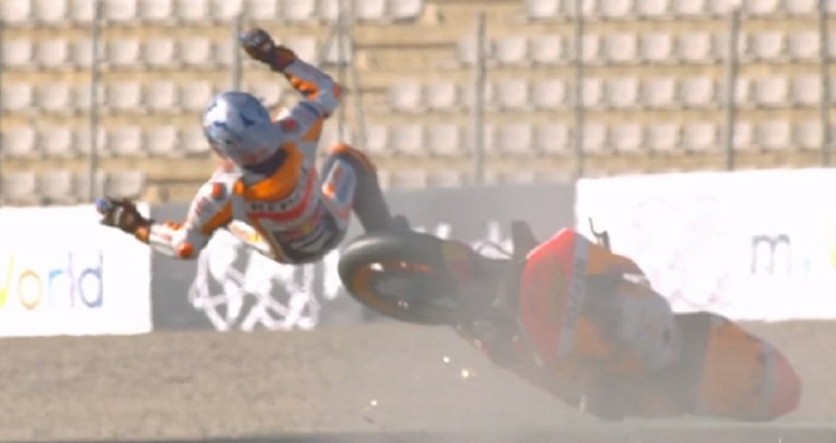 Pogledajte stravičan pad zvijezde Moto GP-a. Čudesno se izvukao bez teških ozljeda