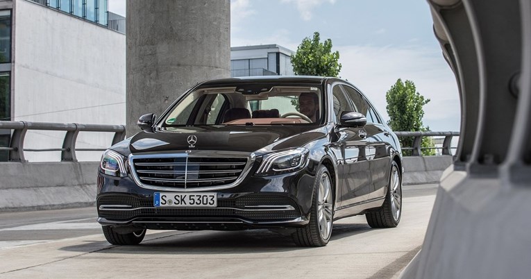 Bračni par tužio Mercedes jer se boje voziti u S klasi