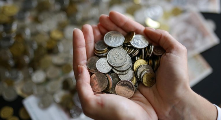 U prosincu blago pale potrošačke cijene u Hrvatskoj, u EU rasle