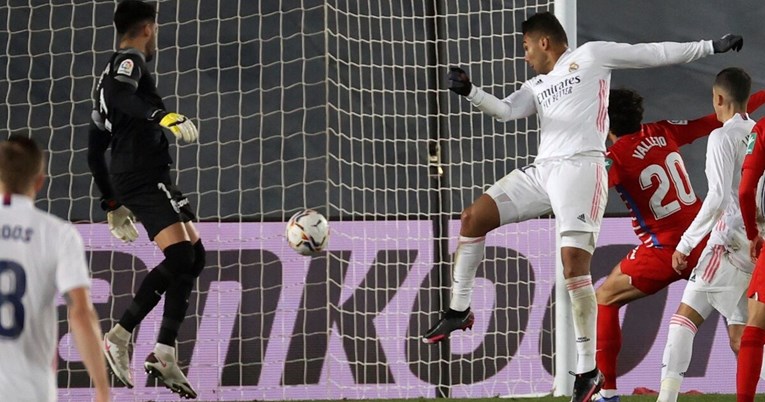 REAL MADRID - GRANADA 2:0 Domaćin bez Modrića tek u drugom dijelu slomio Granadu