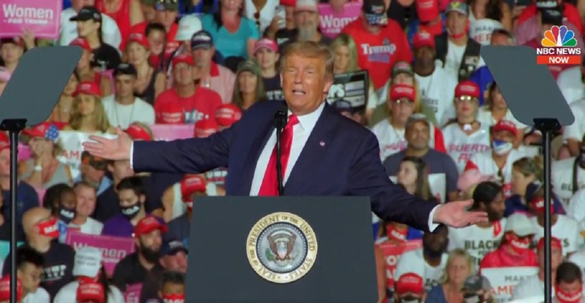 Trump se pojavio pred tisućama pristaša u Floridi, to mu je prvi skup od zaraze