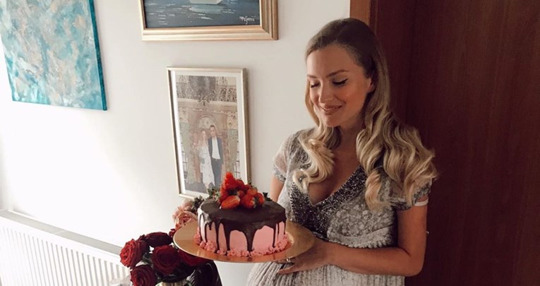 Supruga nogometaša otkrila recept za savršenu ljetnu tortu koja uvijek uspijeva