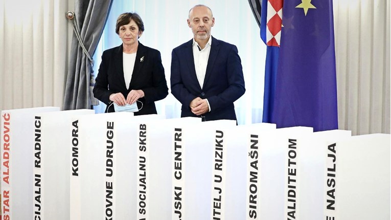 Socijalni radnici: Bismo li dobili sastanak s premijerom da smo ga izvrijeđali?