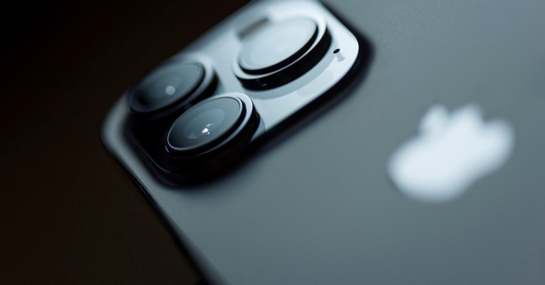 Nova EU pravila: Uskoro će se baterije na novim mobitelima morati moći zamijeniti