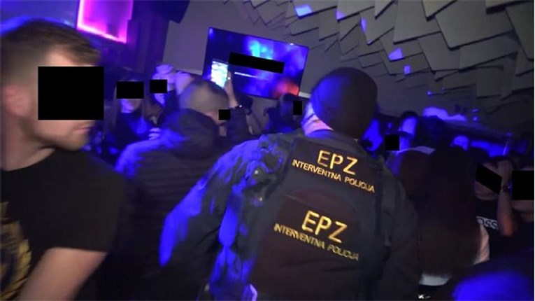 VIDEO Policija upala u pune kafiće nakon ponoći. Našli zaraženog, objavili su snimku