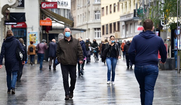 Slovenski frizeri i fitness treneri žale se vladi: Ne možemo raditi od kuće