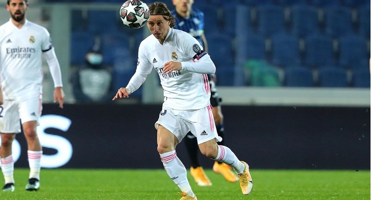 Navijači Reala: Sve što napravi savršeni Modrić upropaste neznalice u napadu