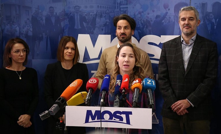 Most nakon što im je propao referendum: Ustavni sud je marioneta HDZ-a