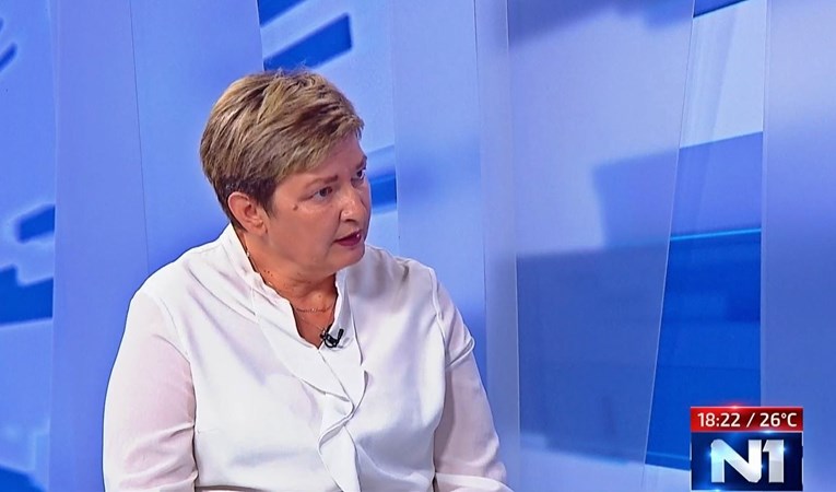 Šefica sindikata učenicima: Cijepite se, pa nemojte da vam maturalna večer propadne