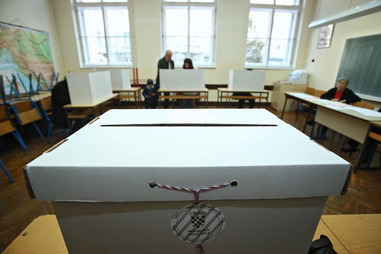 Gong: Zaraženima koronavirusom uskraćeno je biračko pravo