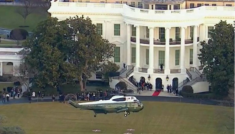 Pogledajte trenutak kad je Donald Trump zadnji put napustio Bijelu kuću