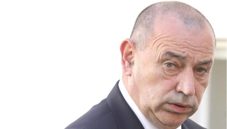 Medved brani šatoraše: Plinske boce su brzo uklonjene