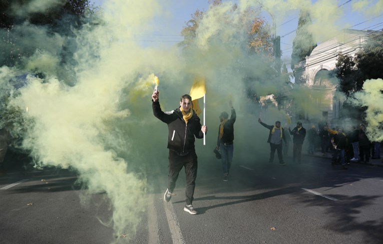20.000 Gruzijaca traži prijevremene izbore, policija ih danas počela zatvarati