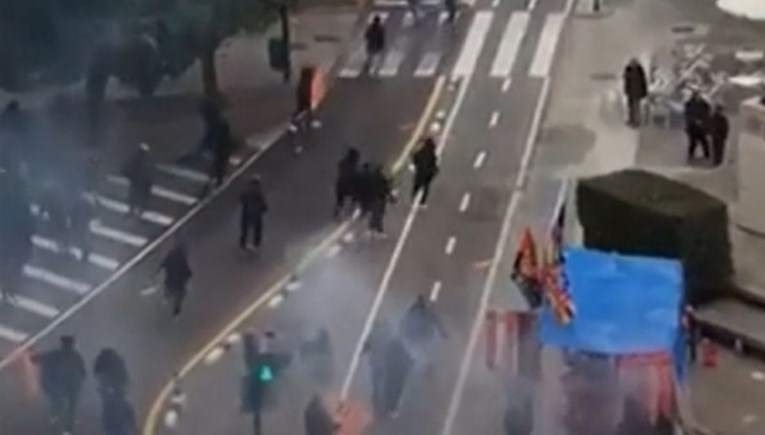 VIDEO Žestoki obračun ultrasa Valencije i Barcelone