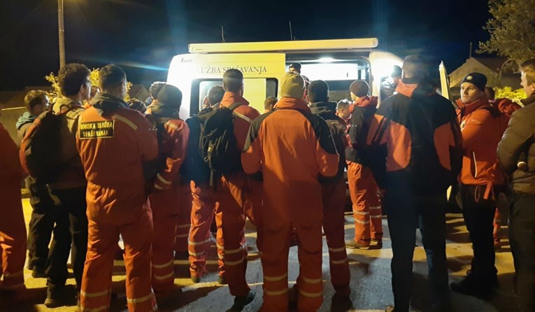 Tinejdžer na Čiovu pobjegao od kuće pa ga tražilo 80 ljudi sa psima i dronom