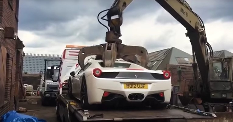 VIDEO Osuđeni kriminalac tužio državu jer su mu uništili Ferrari