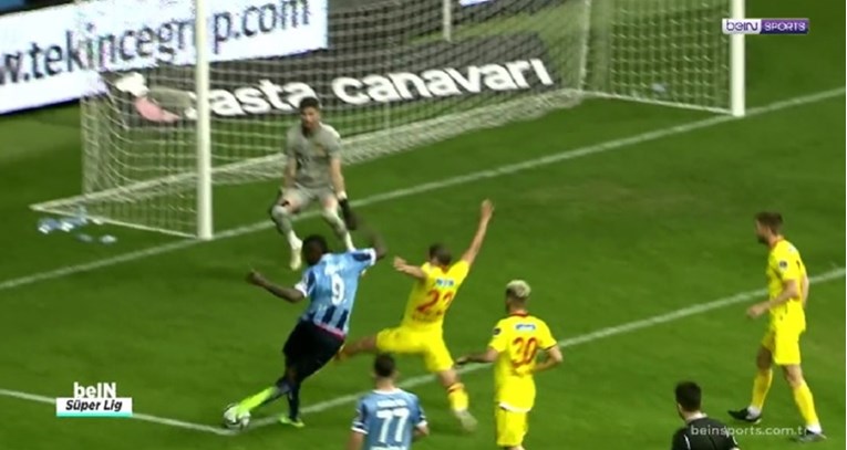 VIDEO Balotelli zabio jedan od najluđih golova u povijesti nogometa