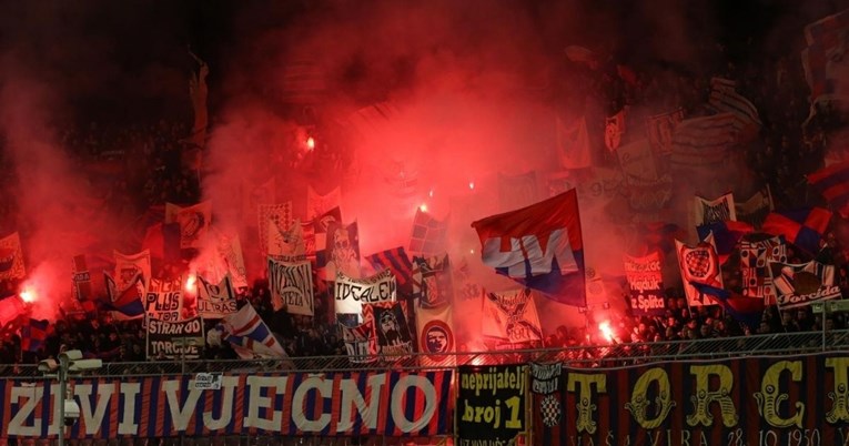 Torcida Osijeku: Ustani, bane, Hrvatska te zove
