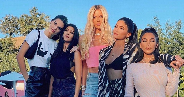 Kardashianke dale poklone vrijedne 60.000 kn ljudima koji su radili na njihovom showu