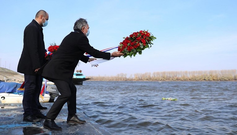 Pupovac se poklonio ubijenima u Vukovaru pa poslao poruku Beogradu