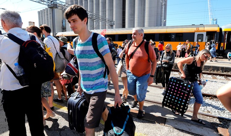 Talijanski mediji: Otac mladića koji se vratio s odmora u Hrvatskoj je na intenzivnoj