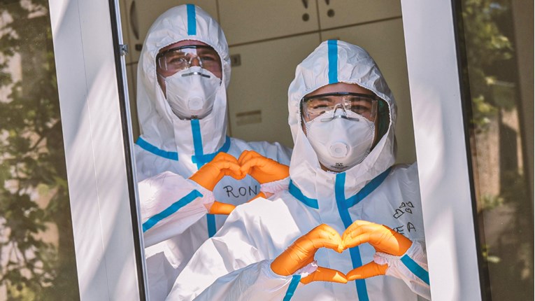 Potresna priča iz zagrebačke bolnice: "Bespomoćno smo gledali ljude na respiratorima"